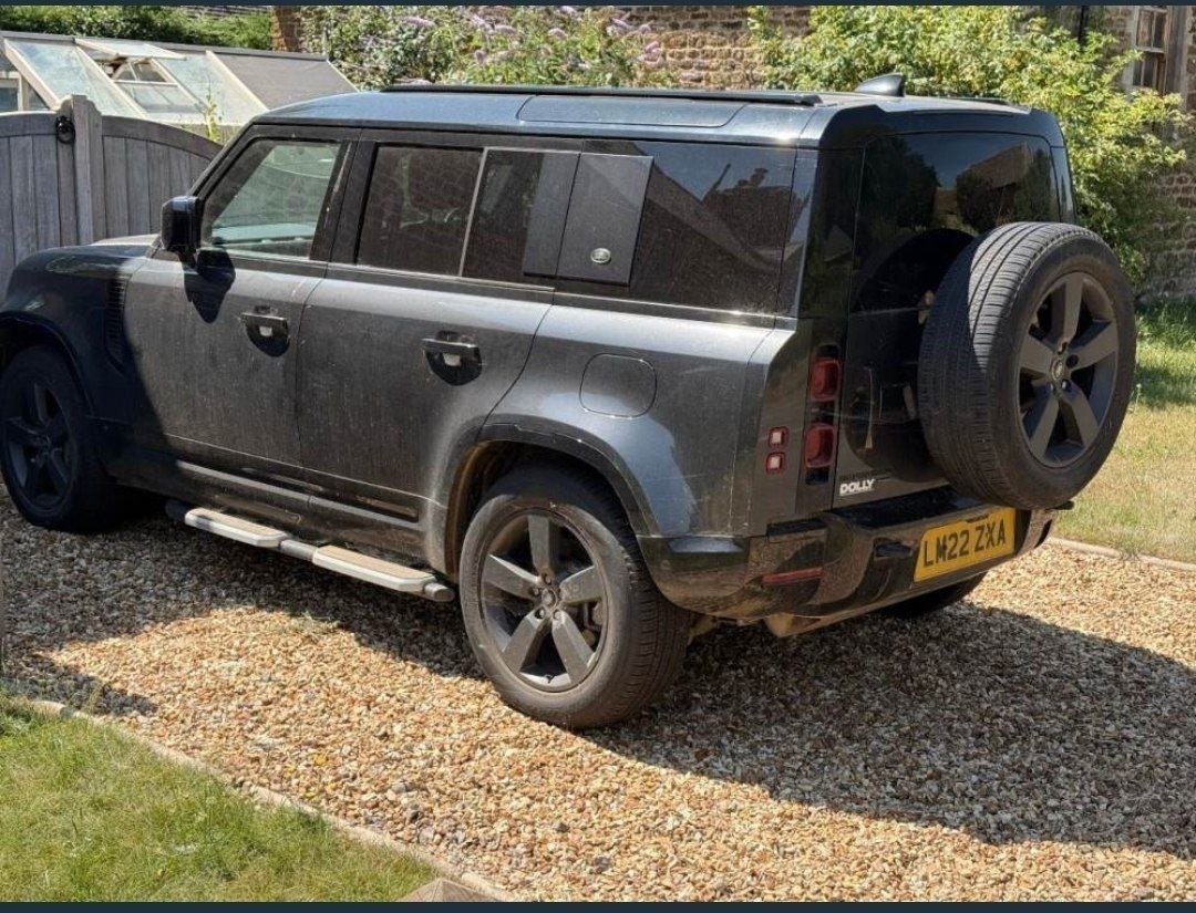 2022 LAND ROVER Defender X-DYNAMIC HSE PHEV A