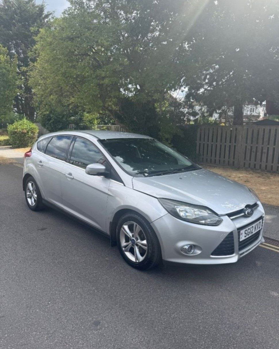 2012 FORD Focus Zetec 125 Auto