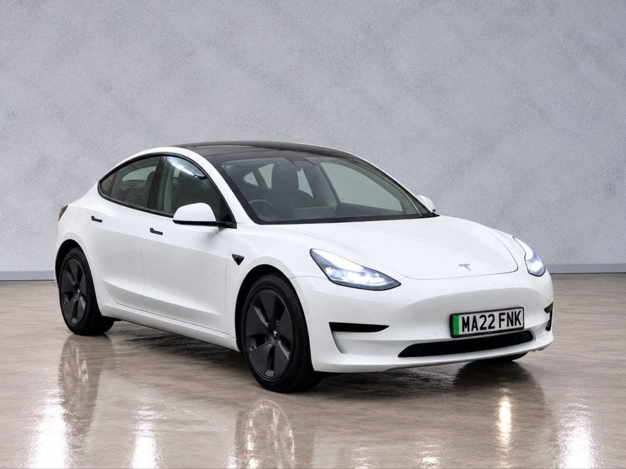 2022 TESLA Model 3 Standard Range +